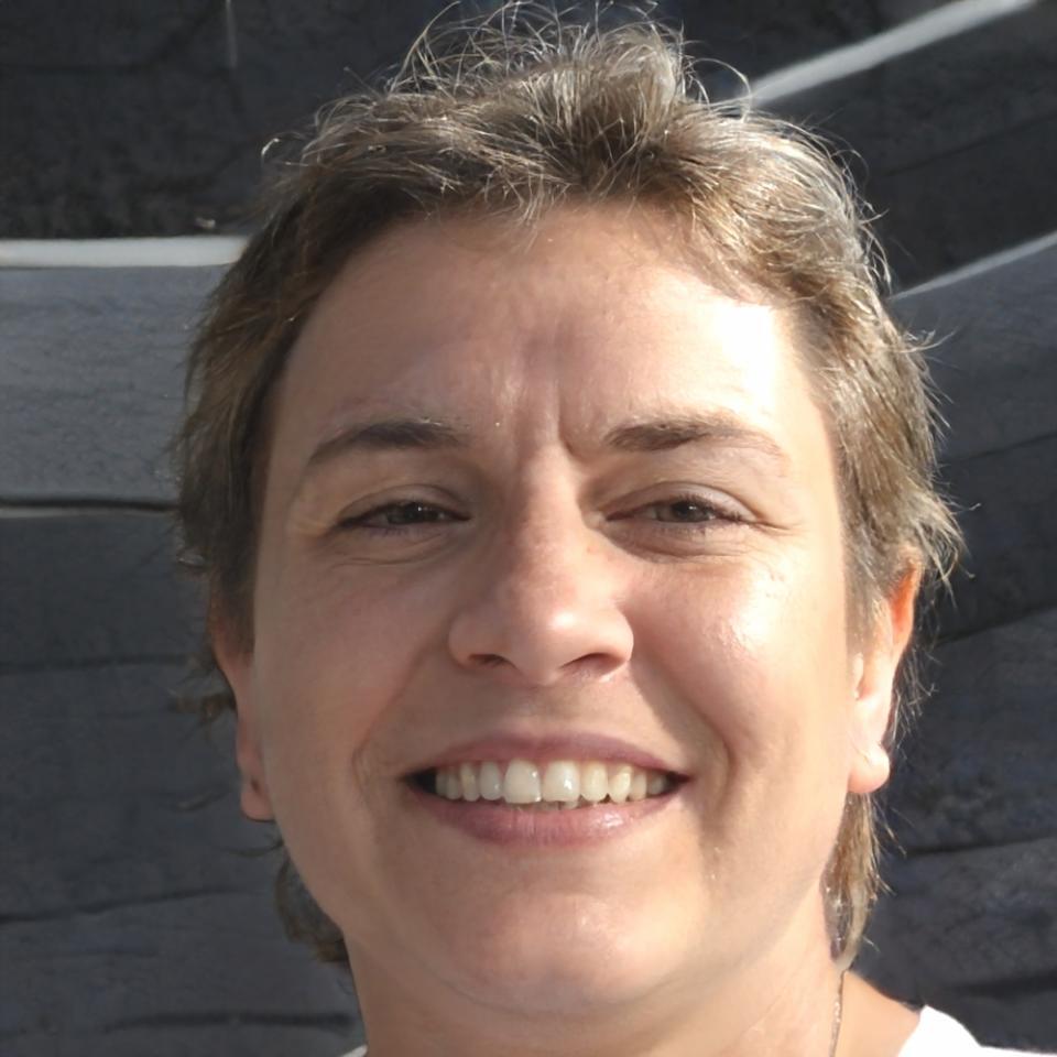 Instructor Olavi Turunen teaching adaptive web design techniques